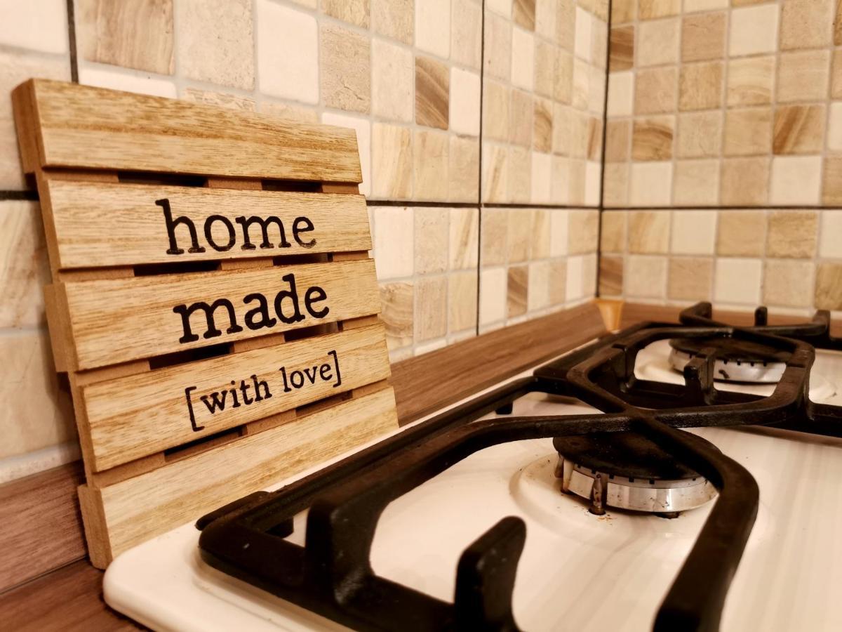 ברטיסלאבה Cozyhome The Castle Apartment - Spacious, Quiet, High Ceiling מראה חיצוני תמונה